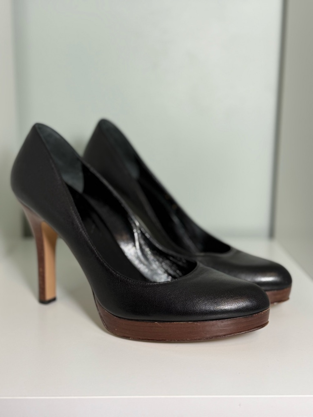 Gucci Classic Black Leather Platform Pump - Women's Heels - Picture 4 of 6